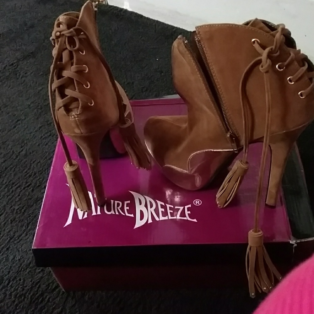 Carmel and Gold Boots   NWOT